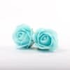 Mýdlové růže v květinovém boxu šampáň - 29 růží, pastelově modré růže