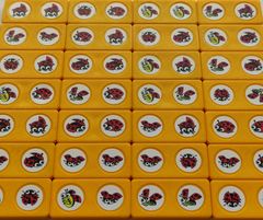 Domino berušky - žlutý kámen, 28 hracích kostek