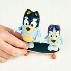 TM Toys Bluey Jízda na skateboardu - sada 2 figurek