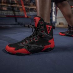 Noah Title Boxerské boty Charged - černé/červené