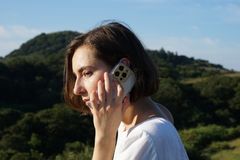 Moshi Moshi Iglaze – Pouzdro Na Iphone 14 (Meteoritně Šedé)