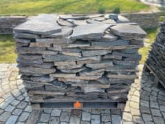 Andezit JUPITER Přírodní štípaný kámen šedo-hnědý nepravidelné tvary tl. 20-40 mm
