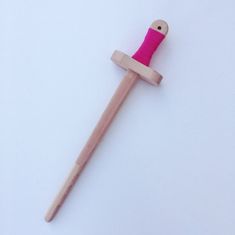 Fraise et Bois Artušův balíček - Dřevěný meč a štít - růžový - Jednorožec